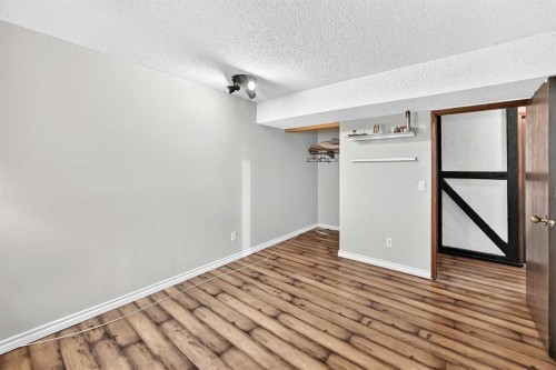 91 Castleridge Crescent Ne, Calgary, AB - Indoor Photo Showing Other Room