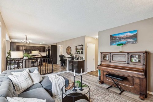 190 Mt Robson Close Se, Calgary, AB - Indoor Photo Showing Living Room