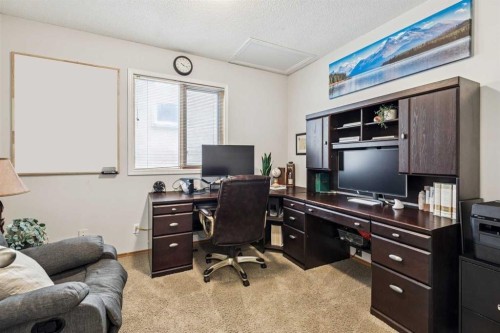 190 Mt Robson Close Se, Calgary, AB - Indoor Photo Showing Office