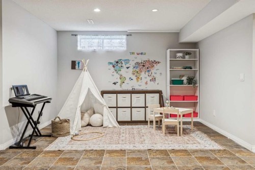 190 Mt Robson Close Se, Calgary, AB - Indoor Photo Showing Other Room