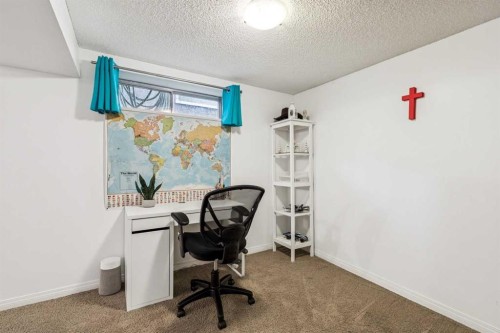 190 Mt Robson Close Se, Calgary, AB - Indoor