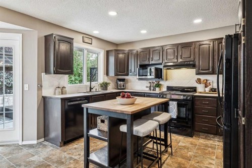 190 Mt Robson Close Se, Calgary, AB - Indoor