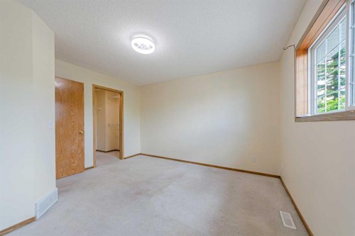 88 Country Hills Villas Nw, Calgary, AB - Indoor Photo Showing Other Room