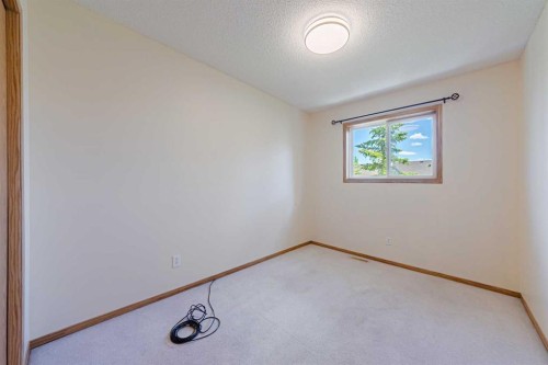 88 Country Hills Villas Nw, Calgary, AB - Indoor Photo Showing Other Room