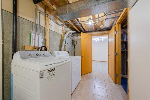 88 Country Hills Villas Nw, Calgary, AB - Indoor Photo Showing Laundry Room