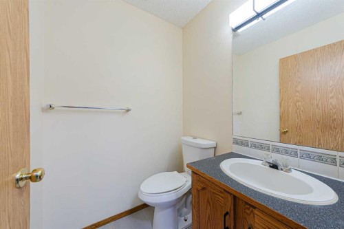 88 Country Hills Villas Nw, Calgary, AB - Indoor Photo Showing Bathroom