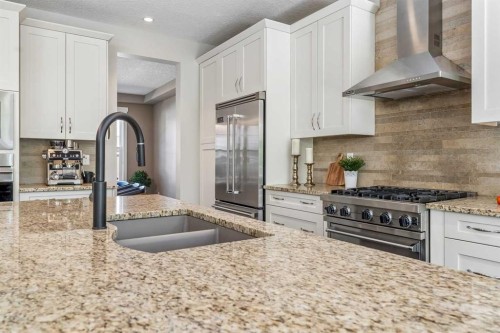 30 Ascot Crescent Sw, Calgary, AB - Indoor Photo Showing Kitchen With Double Sink With Upgraded Kitchen