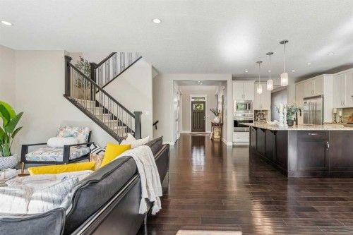 30 Ascot Crescent Sw, Calgary, AB - Indoor Photo Showing Kitchen With Upgraded Kitchen