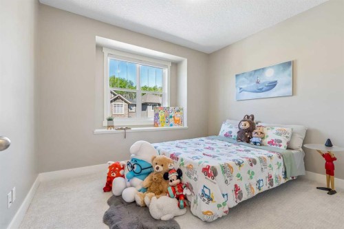 30 Ascot Crescent Sw, Calgary, AB - Indoor Photo Showing Bedroom