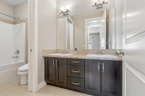 30 Ascot Crescent Sw, Calgary, AB - Indoor Photo Showing Bathroom