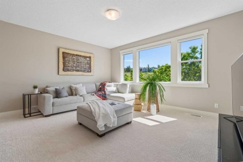 30 Ascot Crescent Sw, Calgary, AB - Indoor Photo Showing Living Room