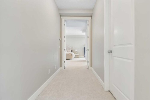30 Ascot Crescent Sw, Calgary, AB - Indoor Photo Showing Other Room