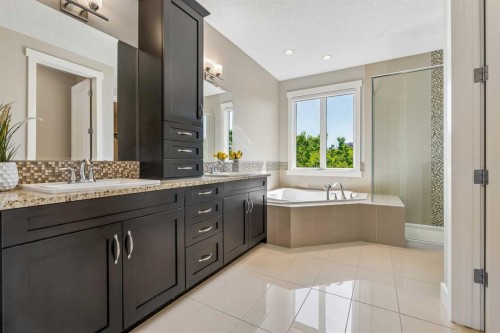 30 Ascot Crescent Sw, Calgary, AB - Indoor Photo Showing Bathroom