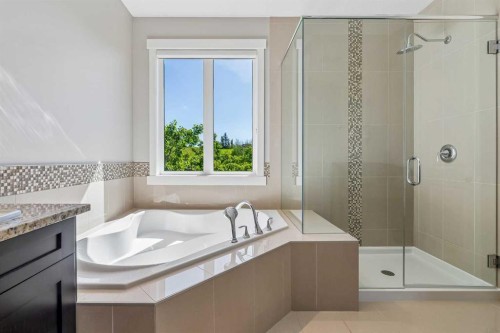 30 Ascot Crescent Sw, Calgary, AB - Indoor Photo Showing Bathroom