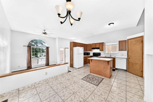 6934 Laguna Way Ne, Calgary, AB - Indoor Photo Showing Kitchen