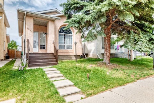 6934 Laguna Way Ne, Calgary, AB - Outdoor With Facade