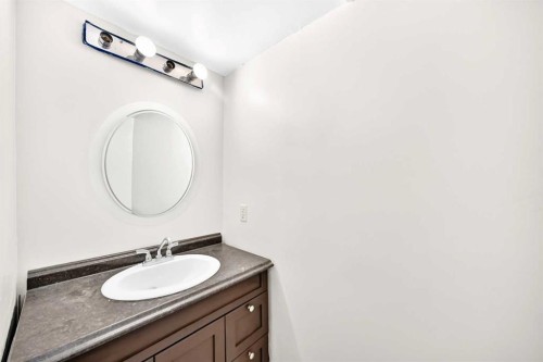 6934 Laguna Way Ne, Calgary, AB - Indoor Photo Showing Bathroom