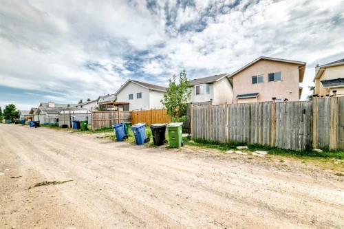 6934 Laguna Way Ne, Calgary, AB - Outdoor