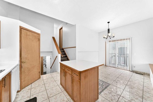 6934 Laguna Way Ne, Calgary, AB - Indoor