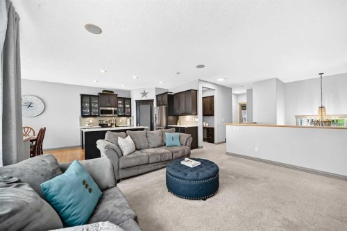 59 Prestwick Street Se, Calgary, AB - Indoor Photo Showing Living Room