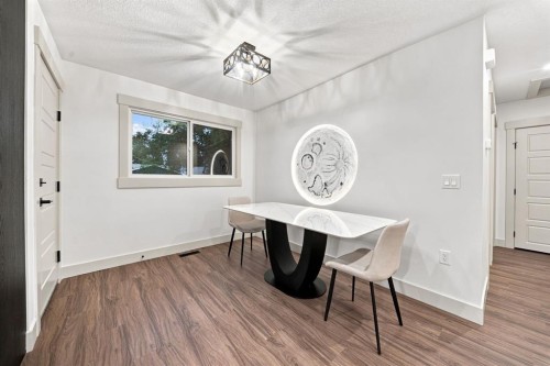 8304 11 Street Sw, Calgary, AB - Indoor