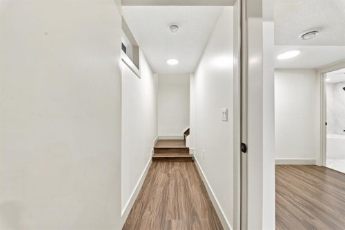 8304 11 Street Sw, Calgary, AB - Indoor Photo Showing Other Room