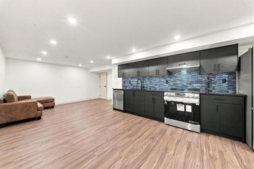 8304 11 Street Sw, Calgary, AB - Indoor