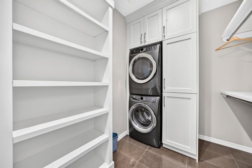 148 Scenic Ridge Crescent Nw, Calgary, AB - Indoor Photo Showing Laundry Room
