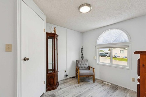 25 Erin Woods Circle Se, Calgary, AB - Indoor Photo Showing Other Room