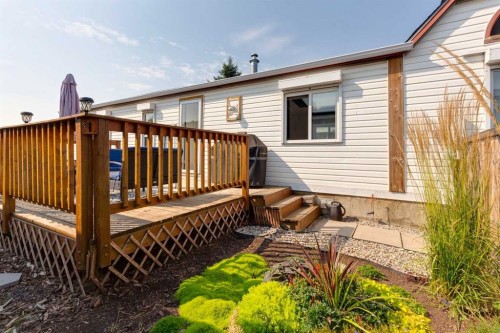 25 Erin Woods Circle Se, Calgary, AB - Outdoor With Deck Patio Veranda With Exterior