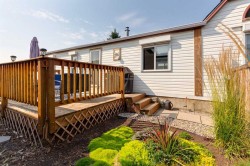 25 Erin Woods Circle SE Calgary, AB T2B 3C9