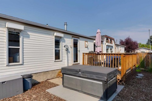 25 Erin Woods Circle Se, Calgary, AB - Outdoor With Exterior