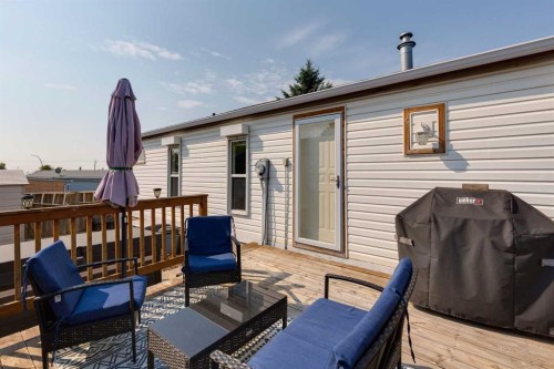 25 Erin Woods Circle Se, Calgary, AB - Outdoor With Deck Patio Veranda With Exterior