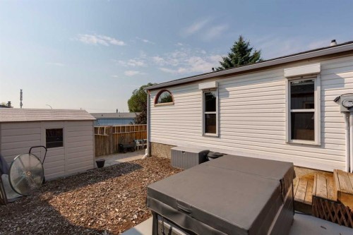 25 Erin Woods Circle Se, Calgary, AB - Outdoor With Exterior