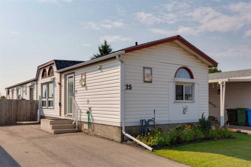 25 Erin Woods Circle Se, Calgary, AB - Outdoor