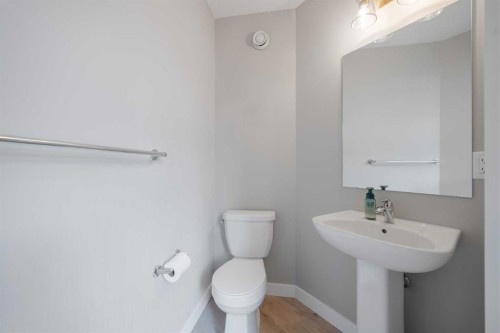 44 Calhoun Common Ne, Calgary, AB - Indoor Photo Showing Bathroom