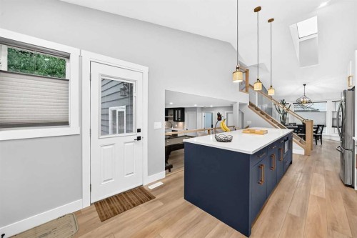 51 Strathaven Circle Sw, Calgary, AB 