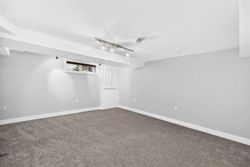 51 Strathaven Circle Sw, Calgary, AB 