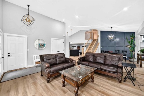 51 Strathaven Circle Sw, Calgary, AB 