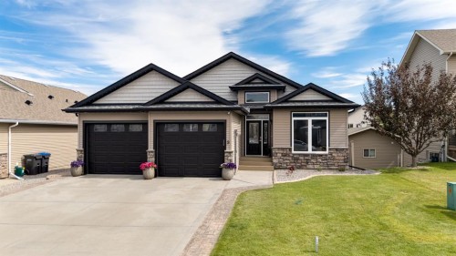 9 Liberty Place, Sylvan Lake, AB - Outdoor With Facade