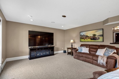 9 Liberty Place, Sylvan Lake, AB - Indoor Photo Showing Living Room