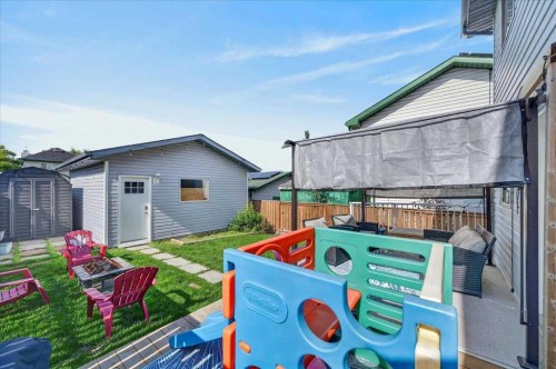 95 Hidden Point Nw, Calgary, AB - Outdoor