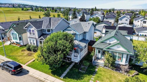 95 Hidden Point Nw, Calgary, AB - Outdoor