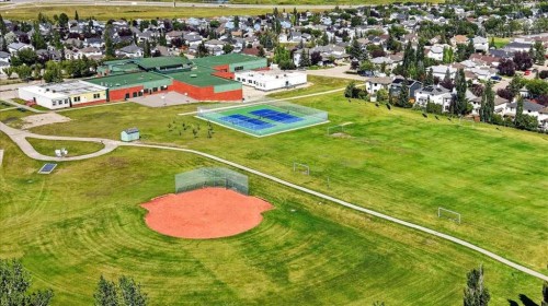 95 Hidden Point Nw, Calgary, AB - Outdoor