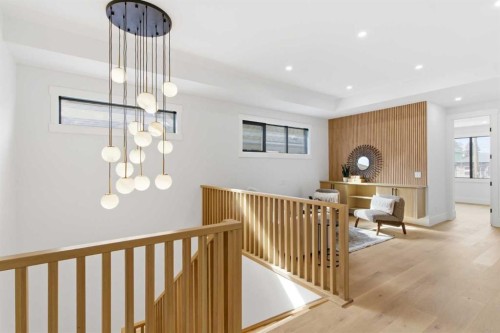 218 19 Avenue Nw, Calgary, AB - Indoor Photo Showing Other Room