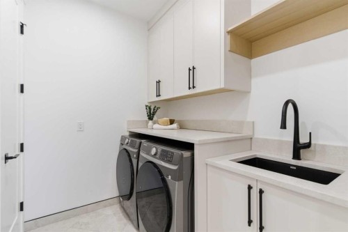 218 19 Avenue Nw, Calgary, AB - Indoor Photo Showing Laundry Room