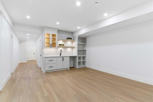 218 19 Avenue Nw, Calgary, AB - Indoor Photo Showing Other Room