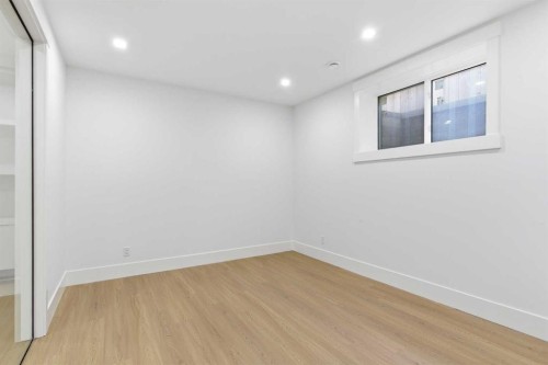 218 19 Avenue Nw, Calgary, AB - Indoor Photo Showing Other Room