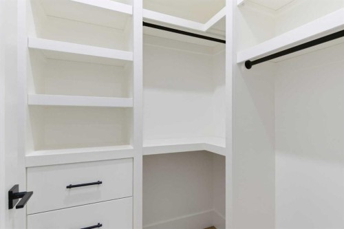 218 19 Avenue Nw, Calgary, AB - Indoor With Storage