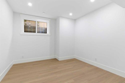 218 19 Avenue Nw, Calgary, AB - Indoor Photo Showing Other Room